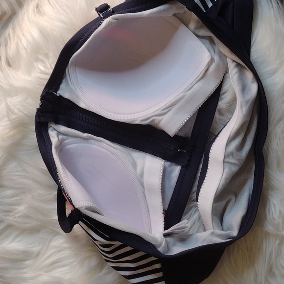 Lascana Venus swim top with front zipper sz 12(34B) approx - Picture 5 of 9